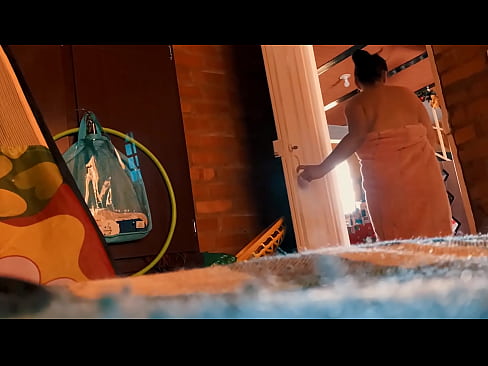 ❤️ Mae fy ewythr yn fy dilyn i mewn i'r gawod, mae'n fy ffycin tra byddaf yn cymryd cawod. Porno atom ni cy.qizpornolar.ru ❌️❤